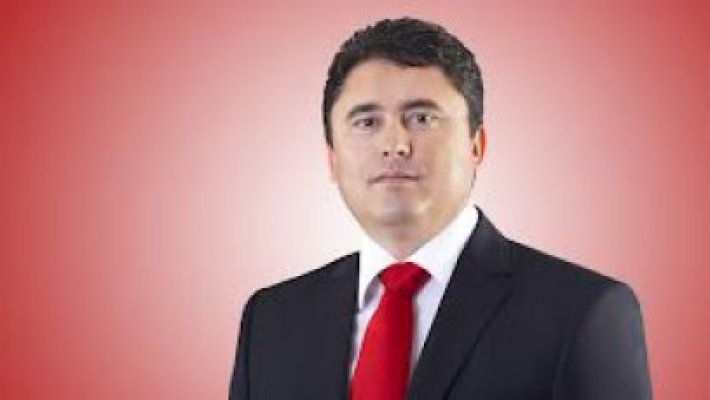 Deputatul Ghervazen Longher, deferit justiţiei pentru că şi-a angajat sora şi fratele la Parlament